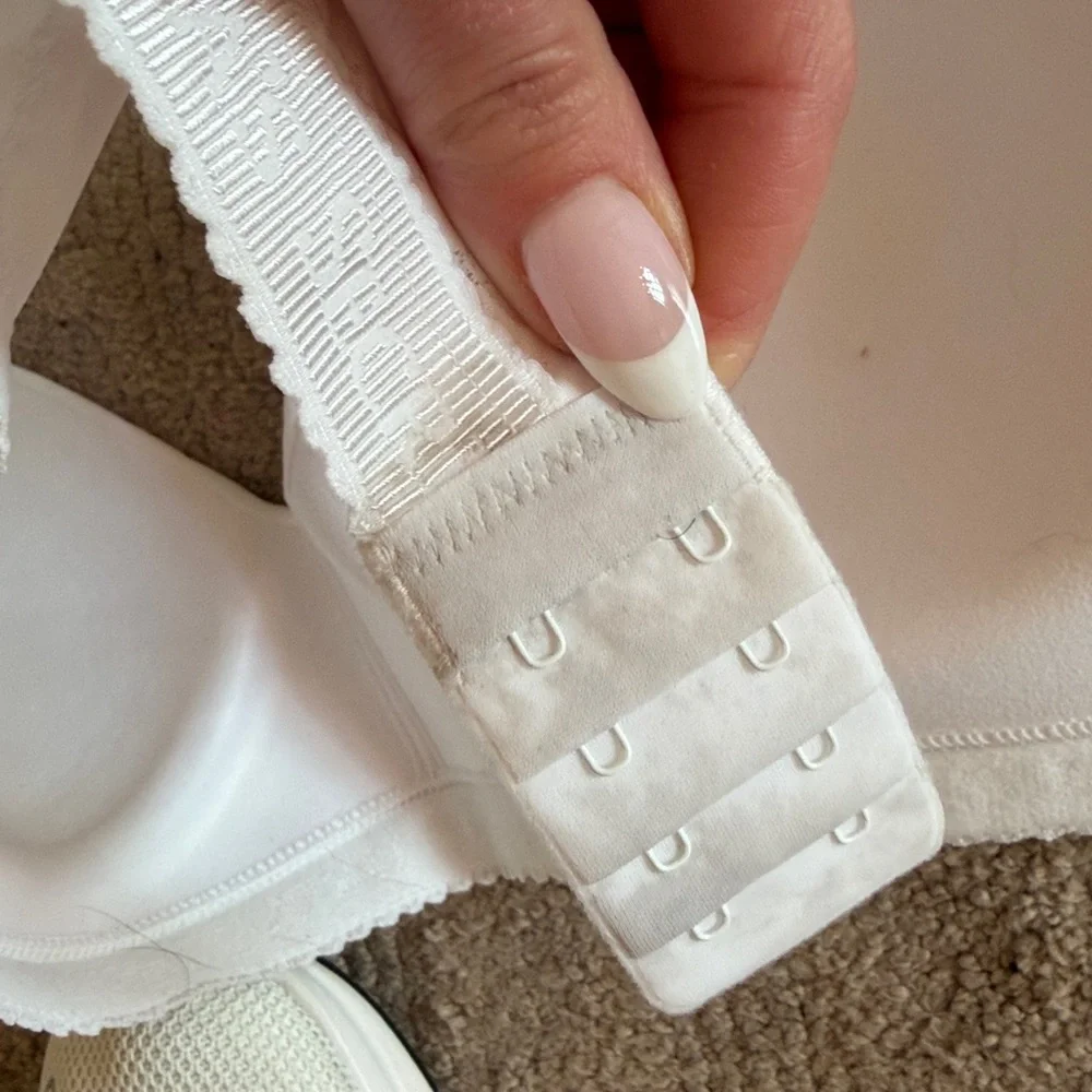 NWT Victoria's Secret Lightly Lined Wireless T-Shirt Bra - Picture 7 of 8